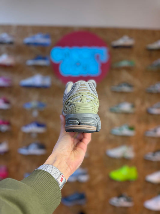 New Balance 1906R