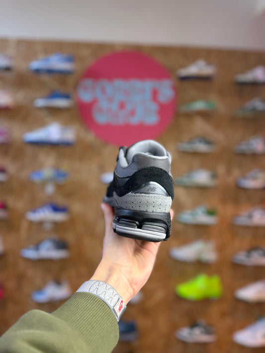 New Balance 2002R