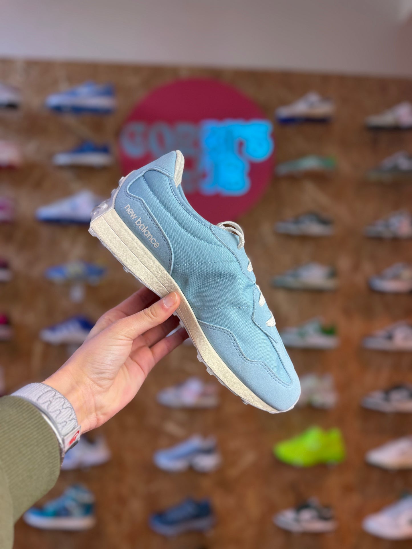 New Balance 327