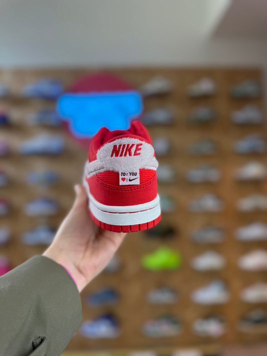 Nike Dunk 'Valentine's day'