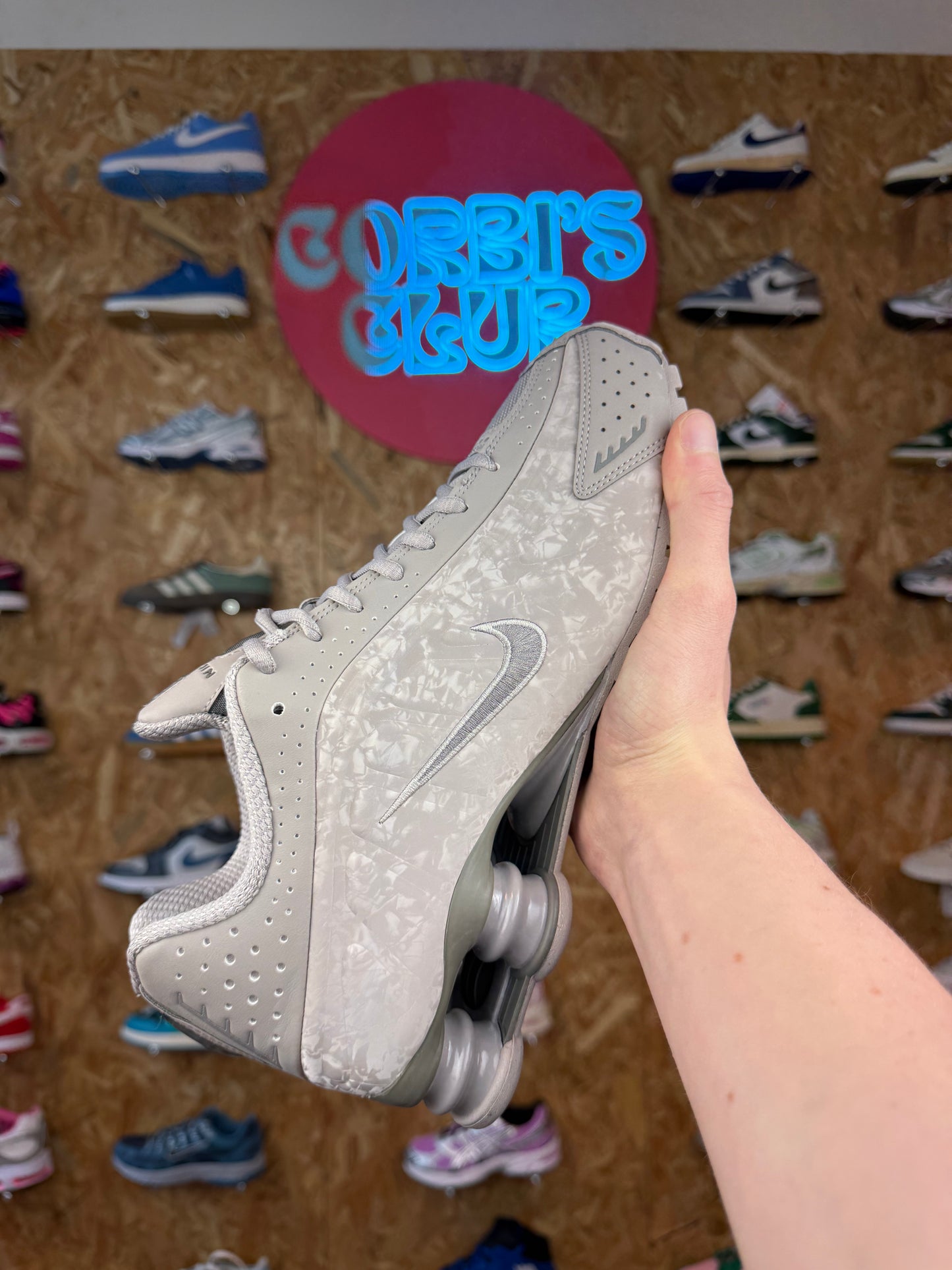 Nike Shox R4 Flat Pewter Floral