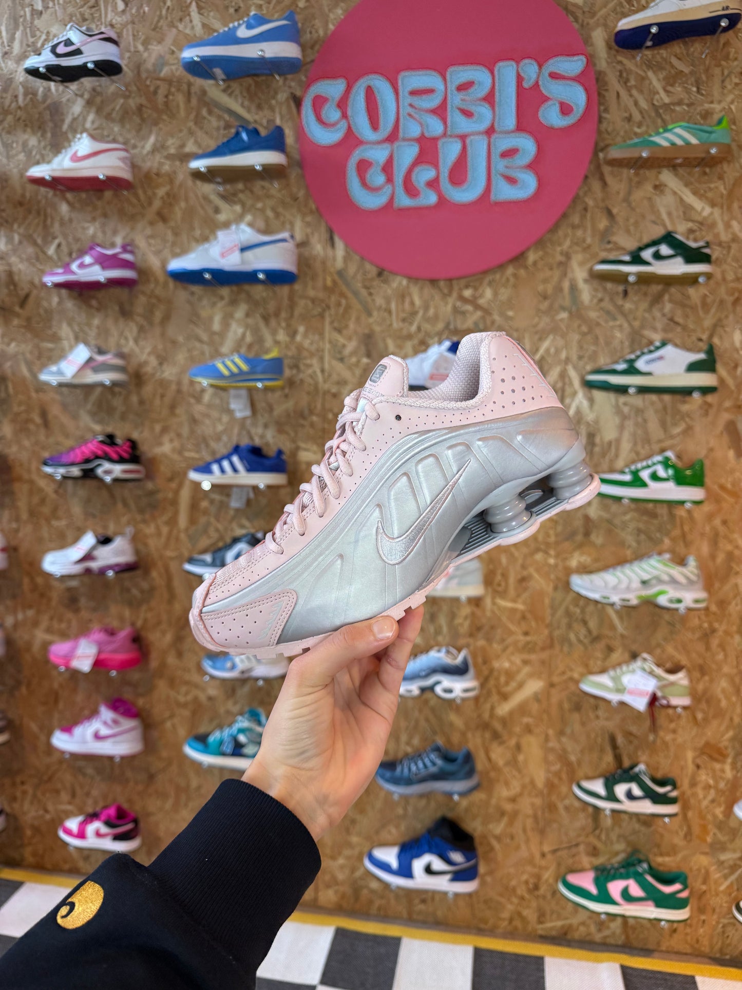 Nike shox R4 'BARELY ROSE'