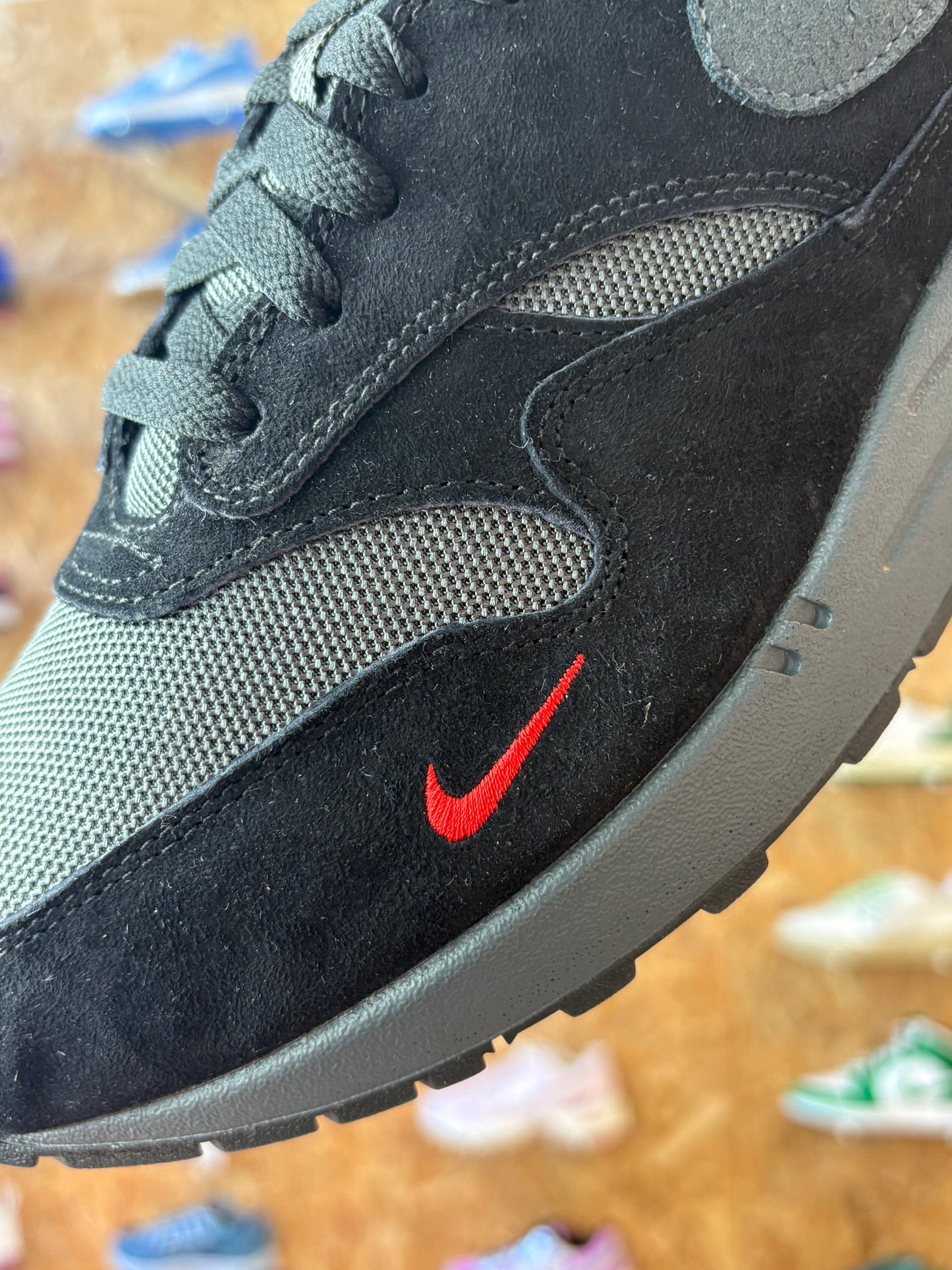 Nike Air Max 1 'Black University Red'