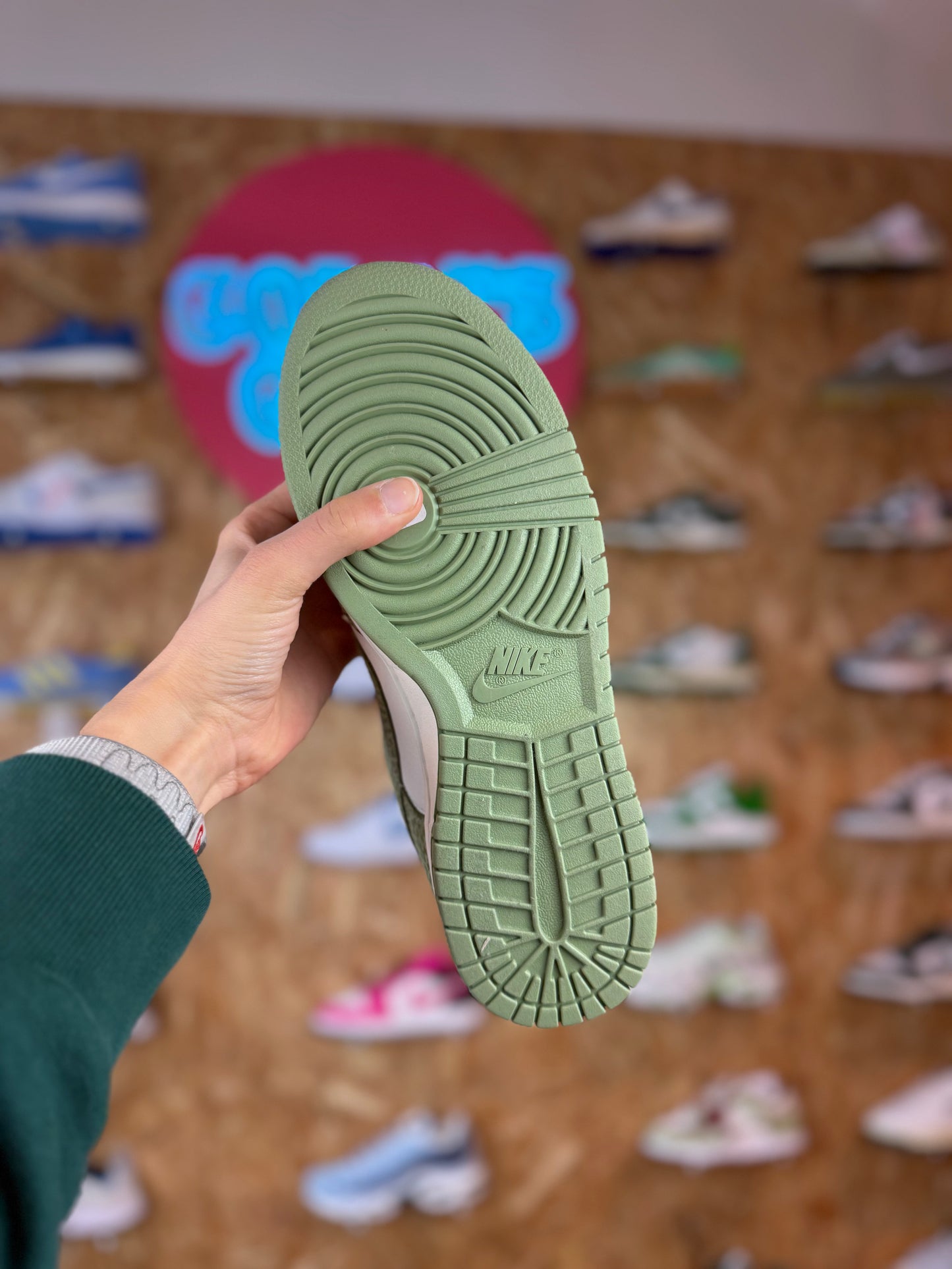 Nike dunk low premium safari oil green