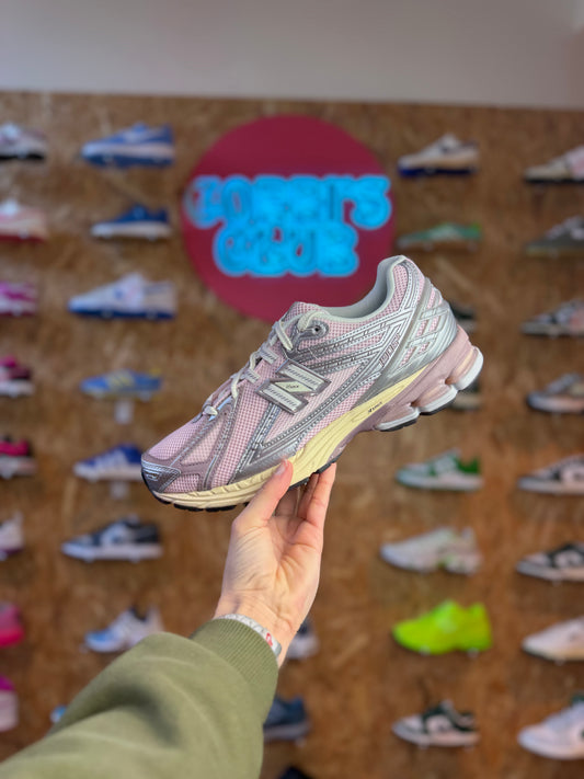 New Balance 1906R