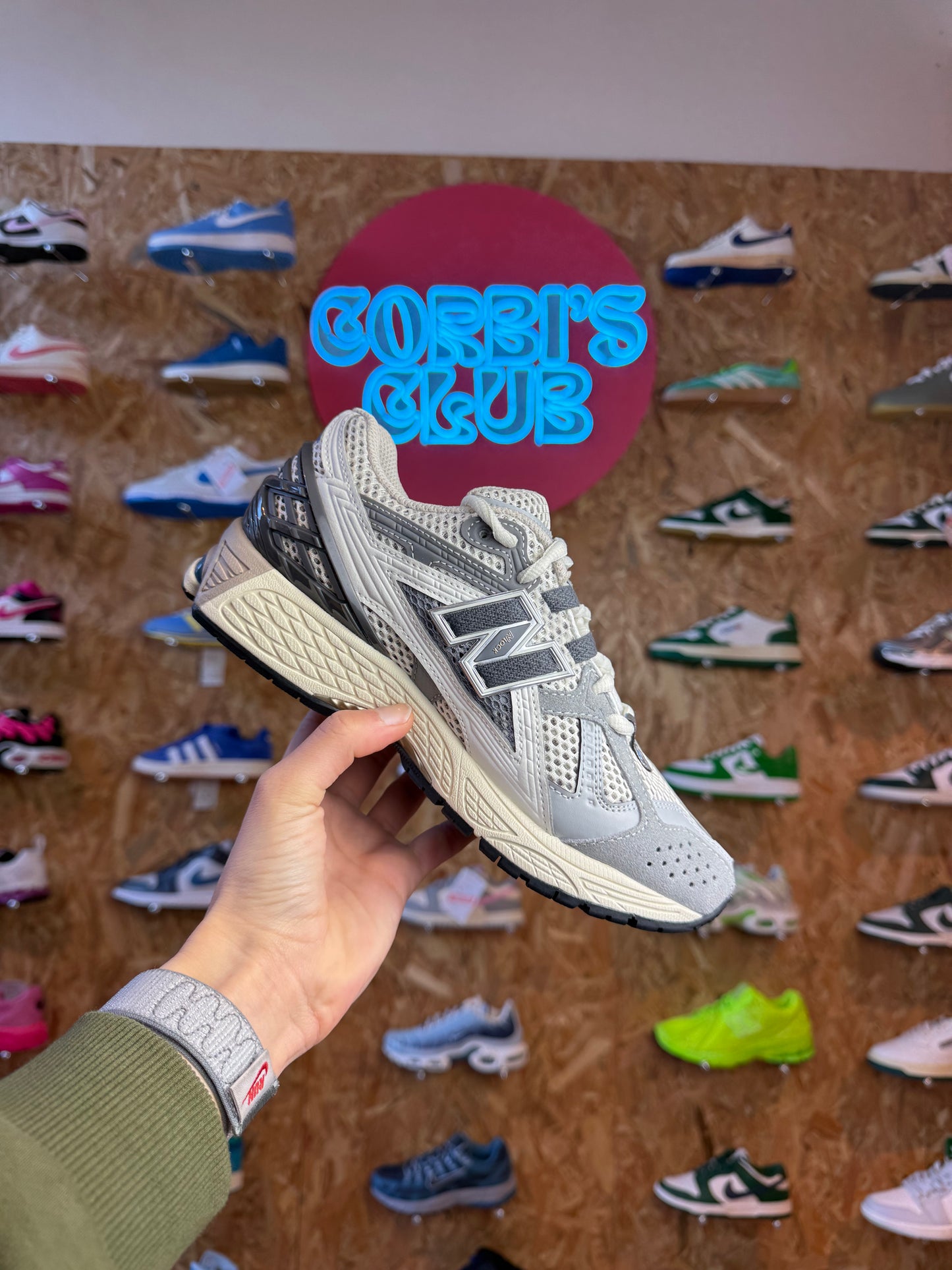 New Balance 1906U