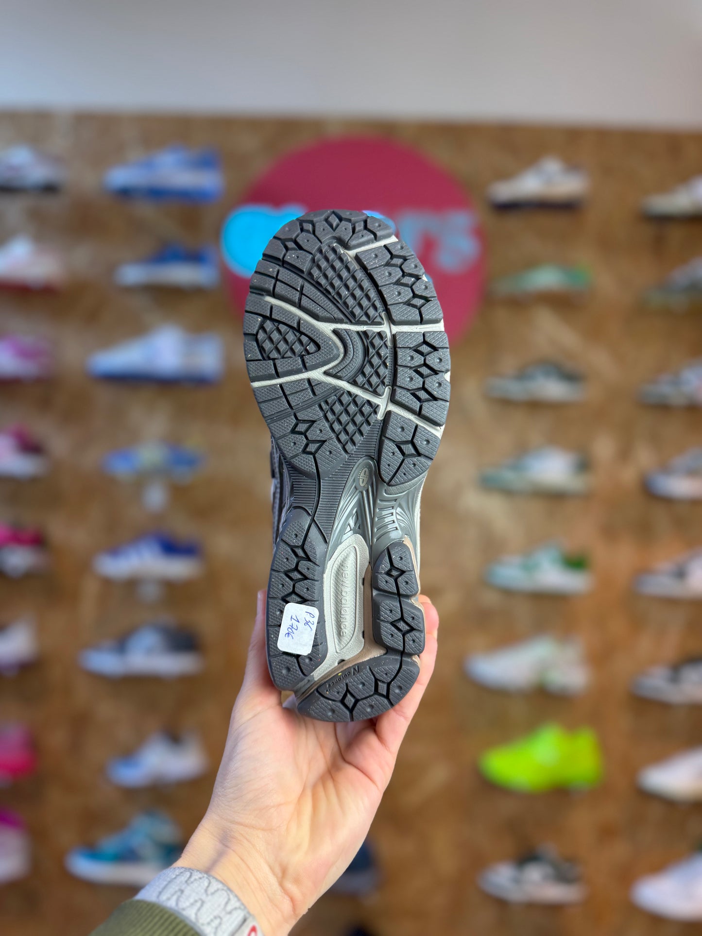 New Balance 1906R