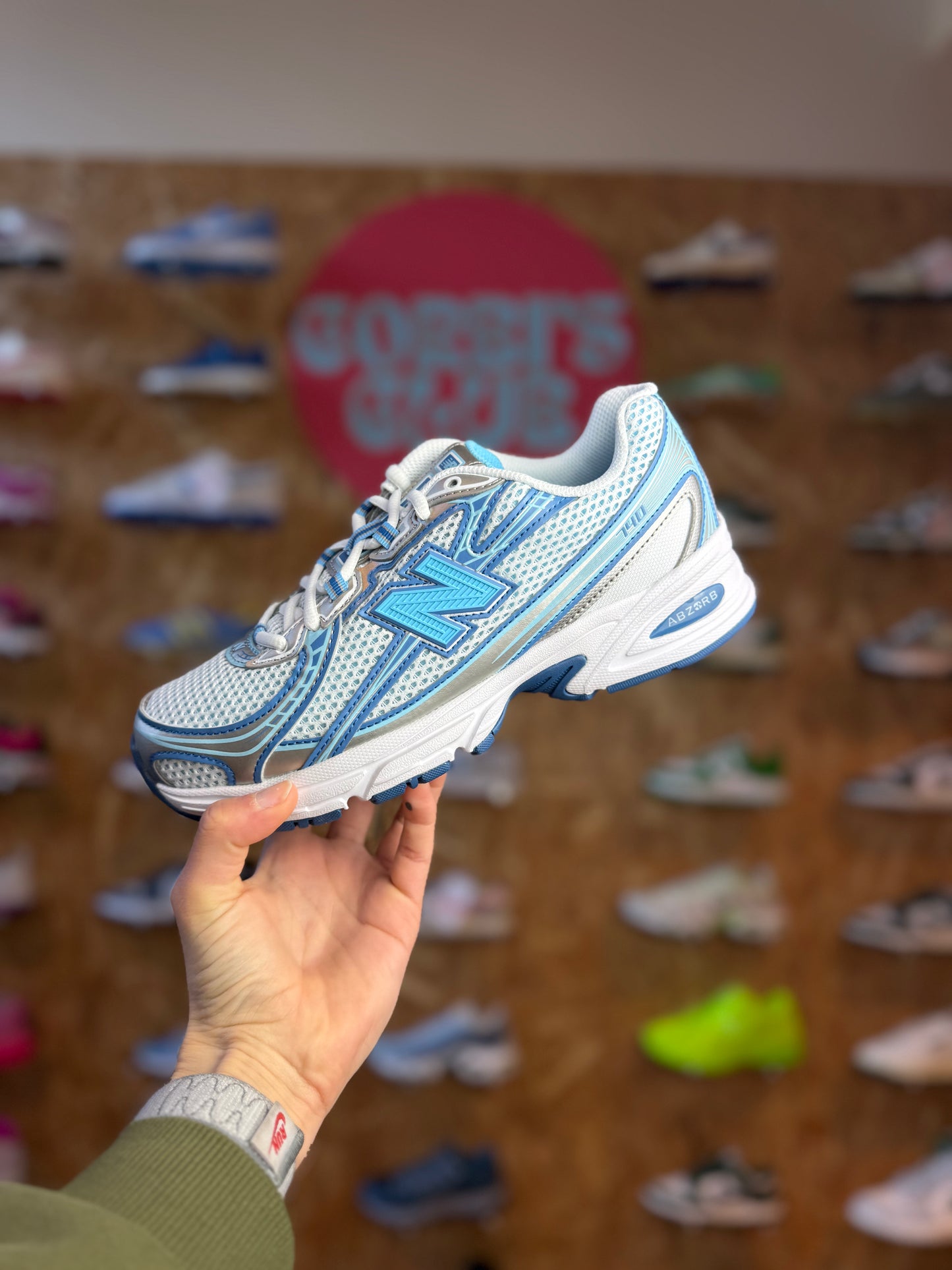 New Balance 740