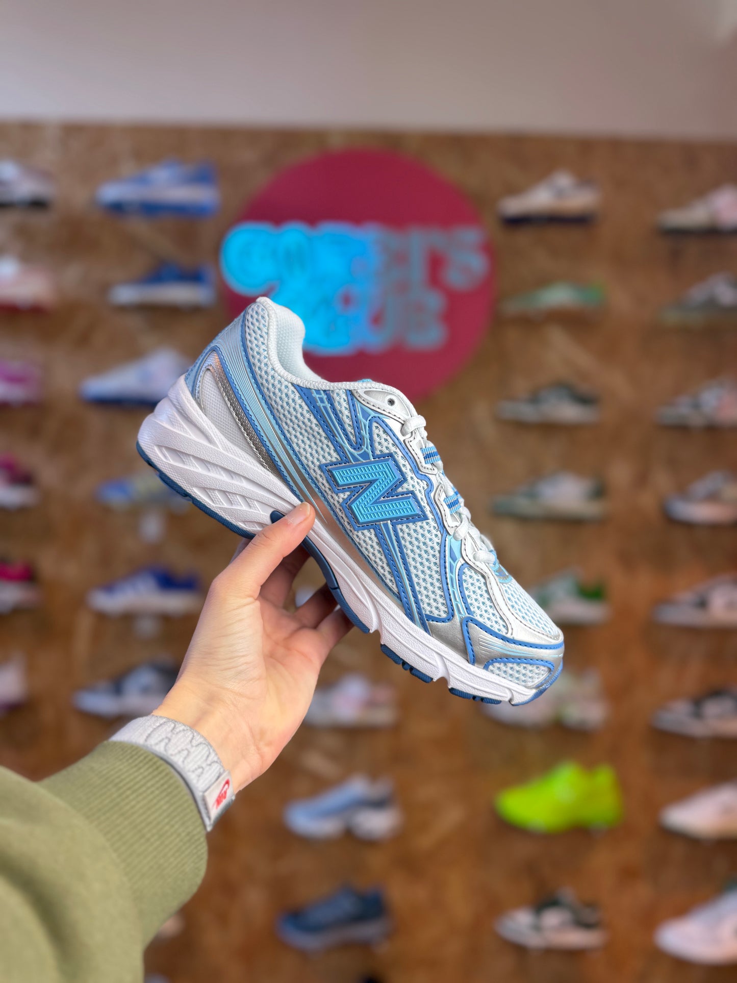 New Balance 740