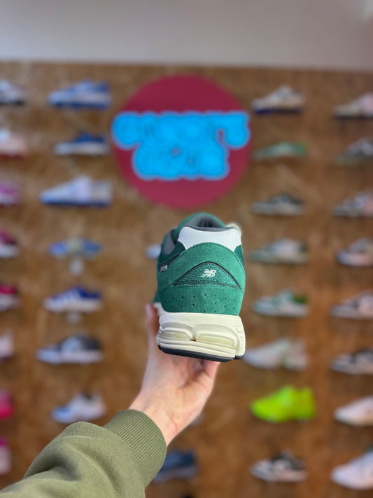 New Balance 2002R