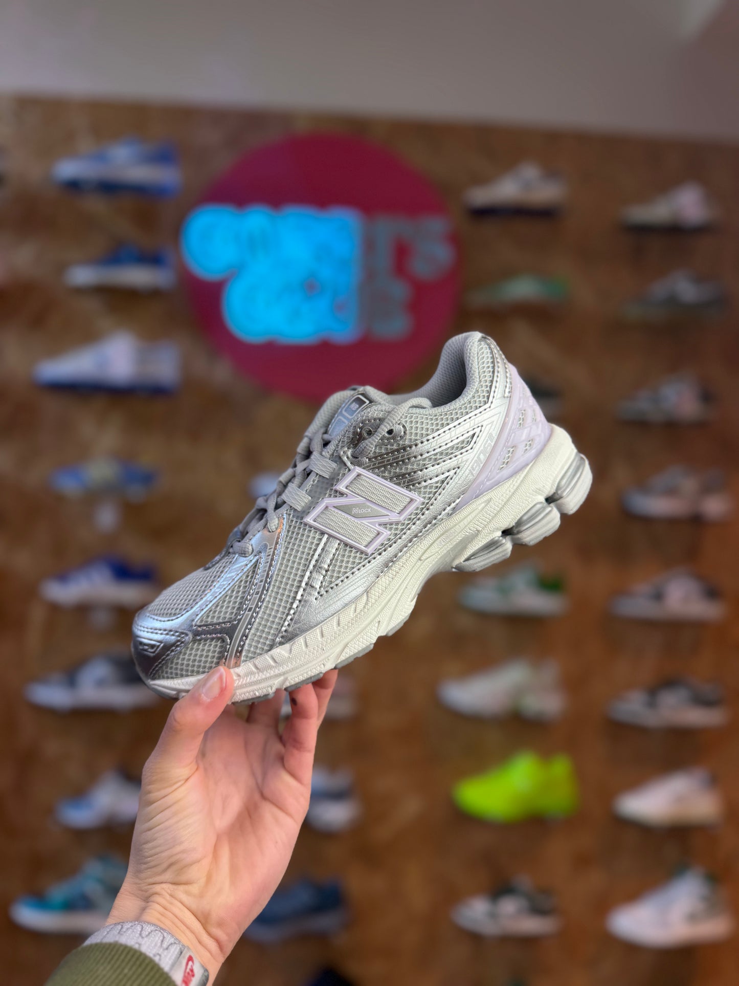 New Balance 1906R