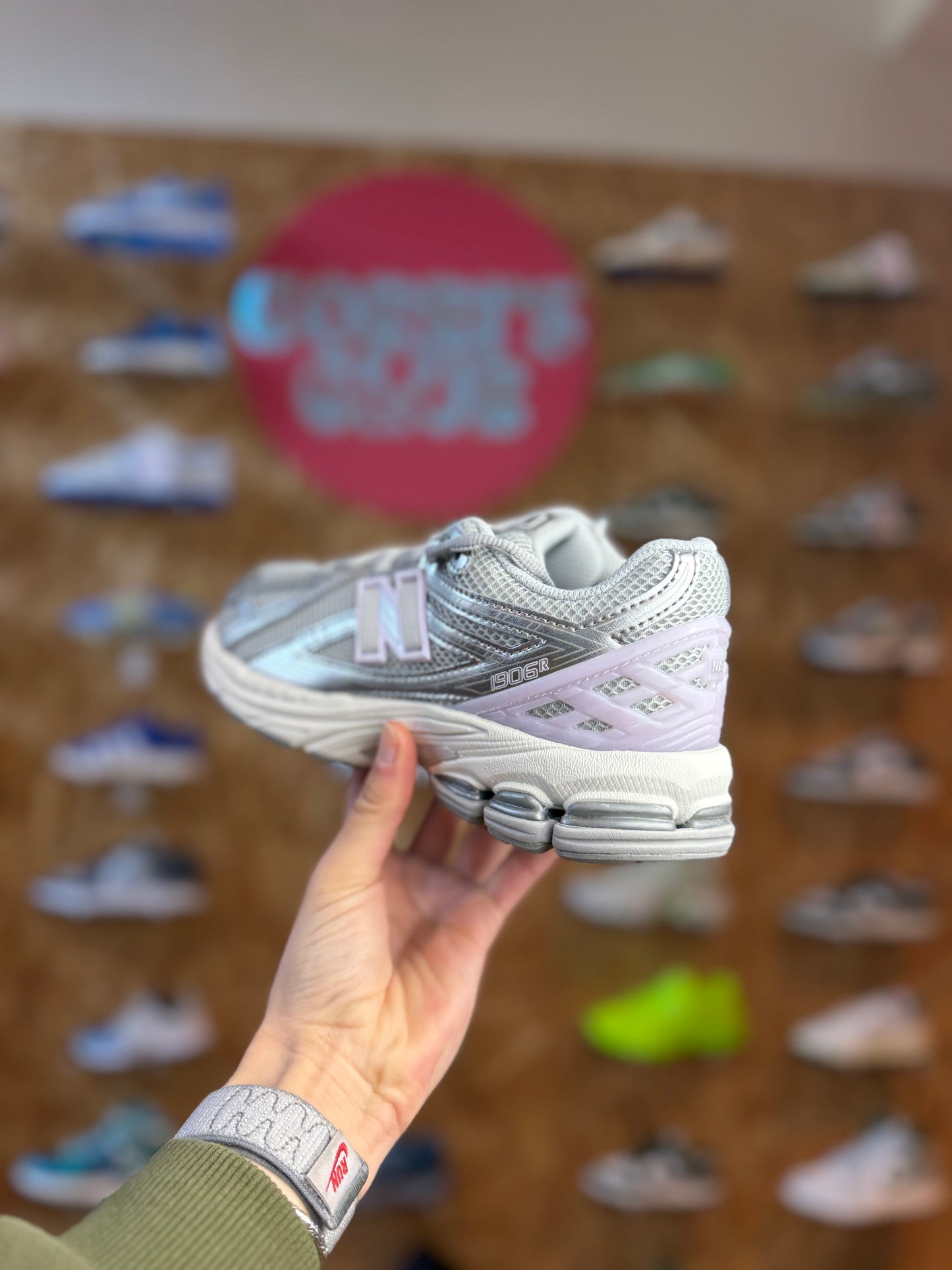 New Balance 1906R