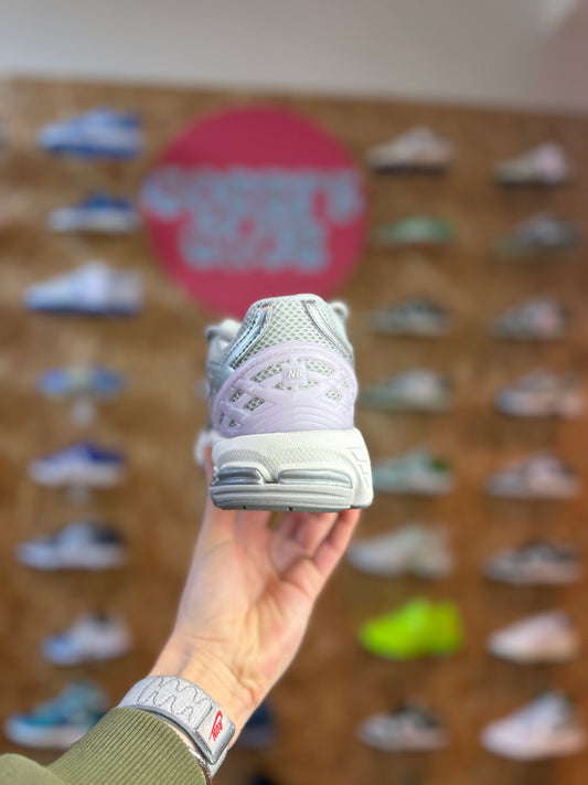 New Balance 1906R