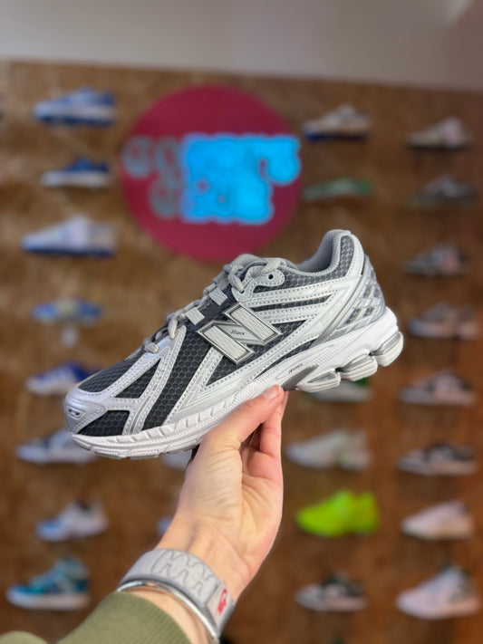 New Balance 1906R
