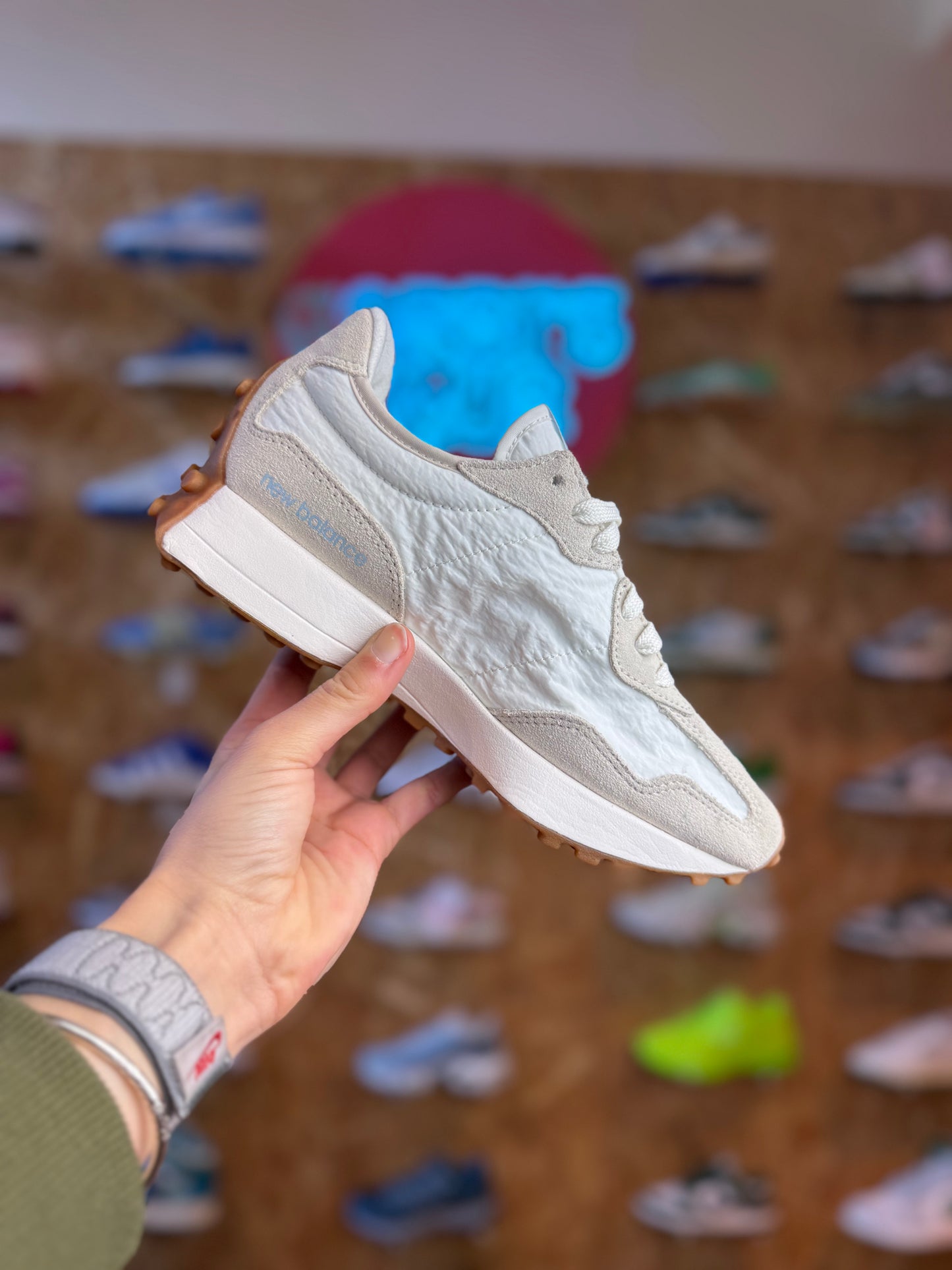 New Balance 327