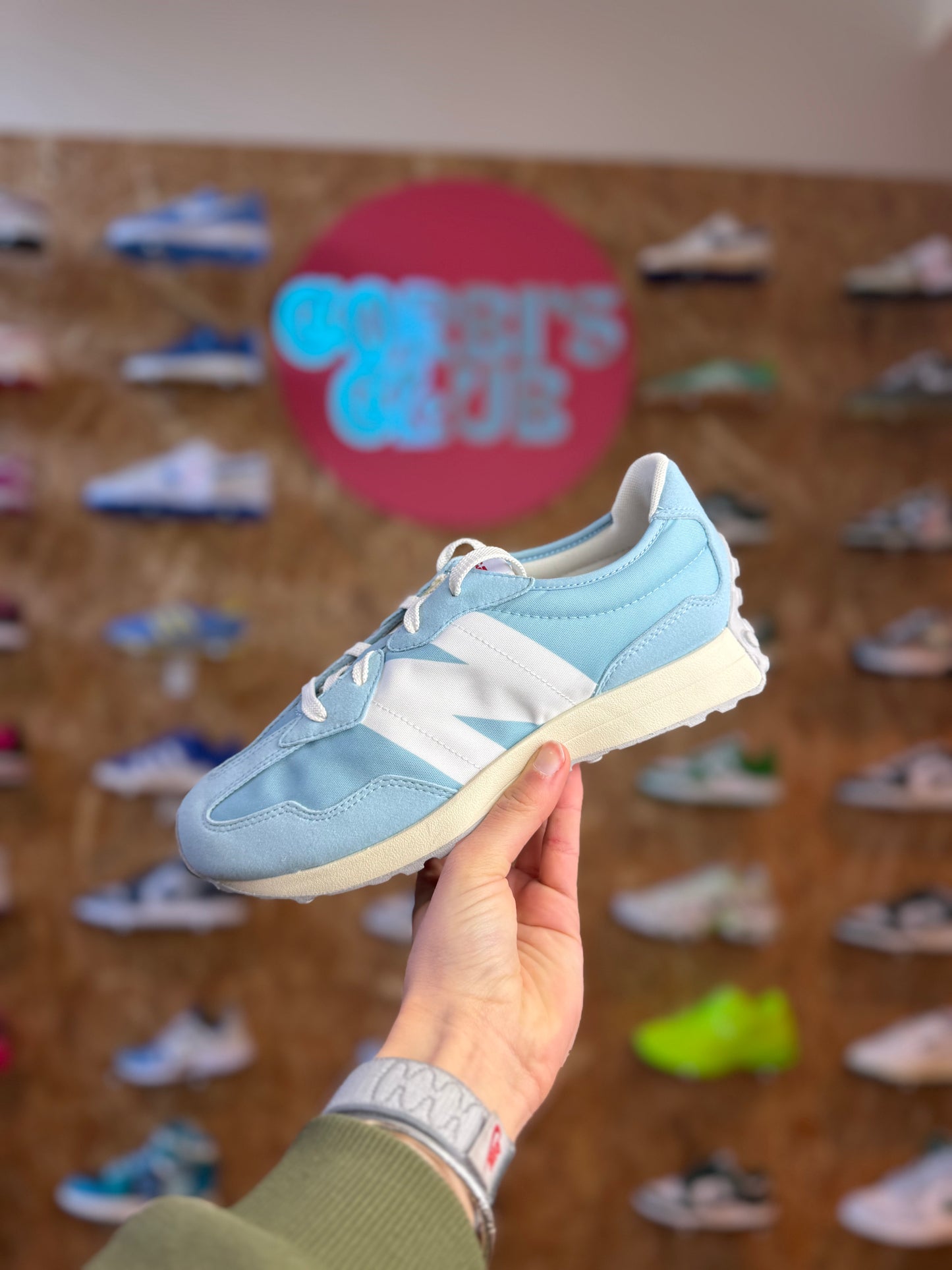 New Balance 327
