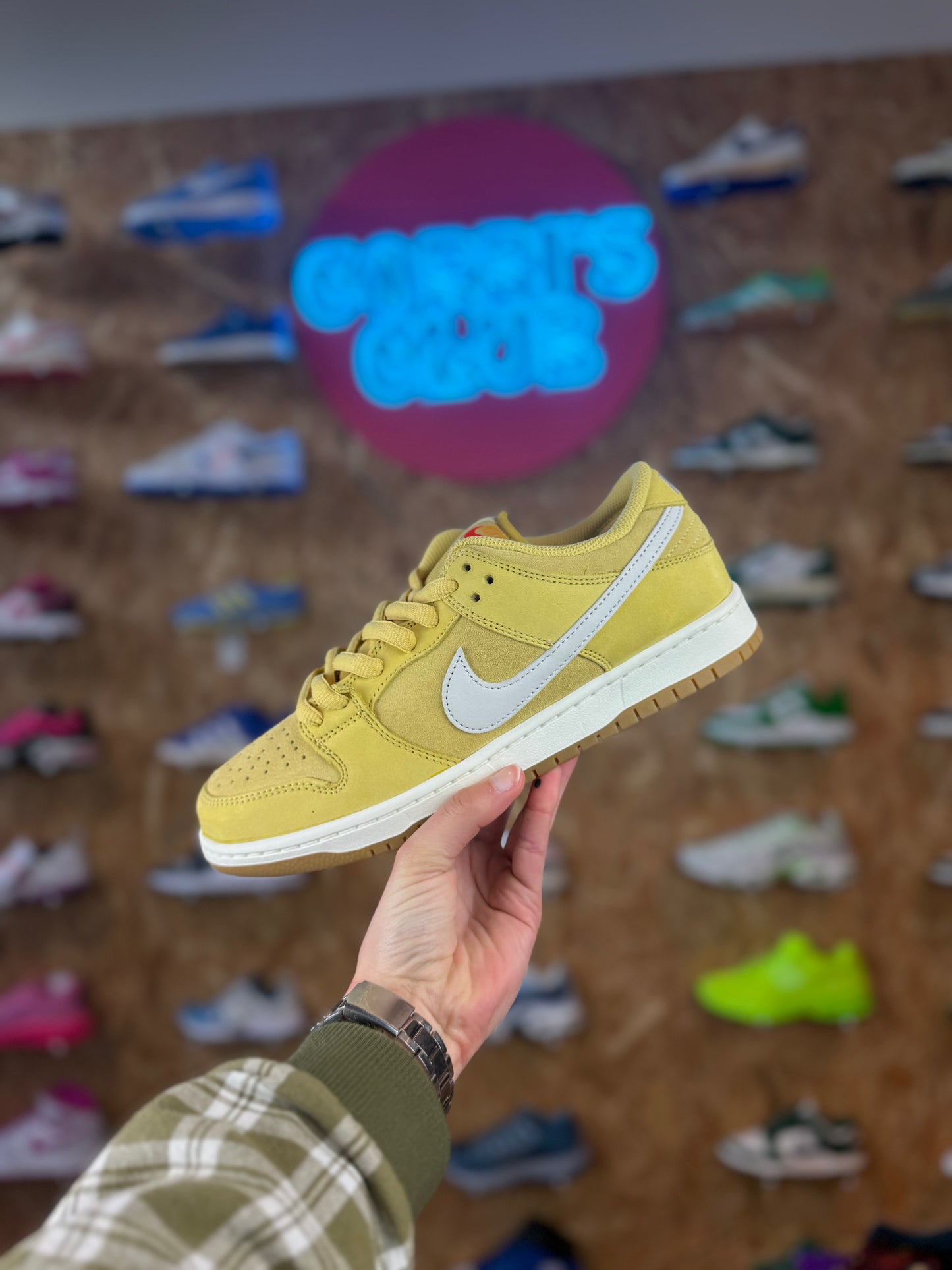 Nike Dunk SB 'Saturn Gold'