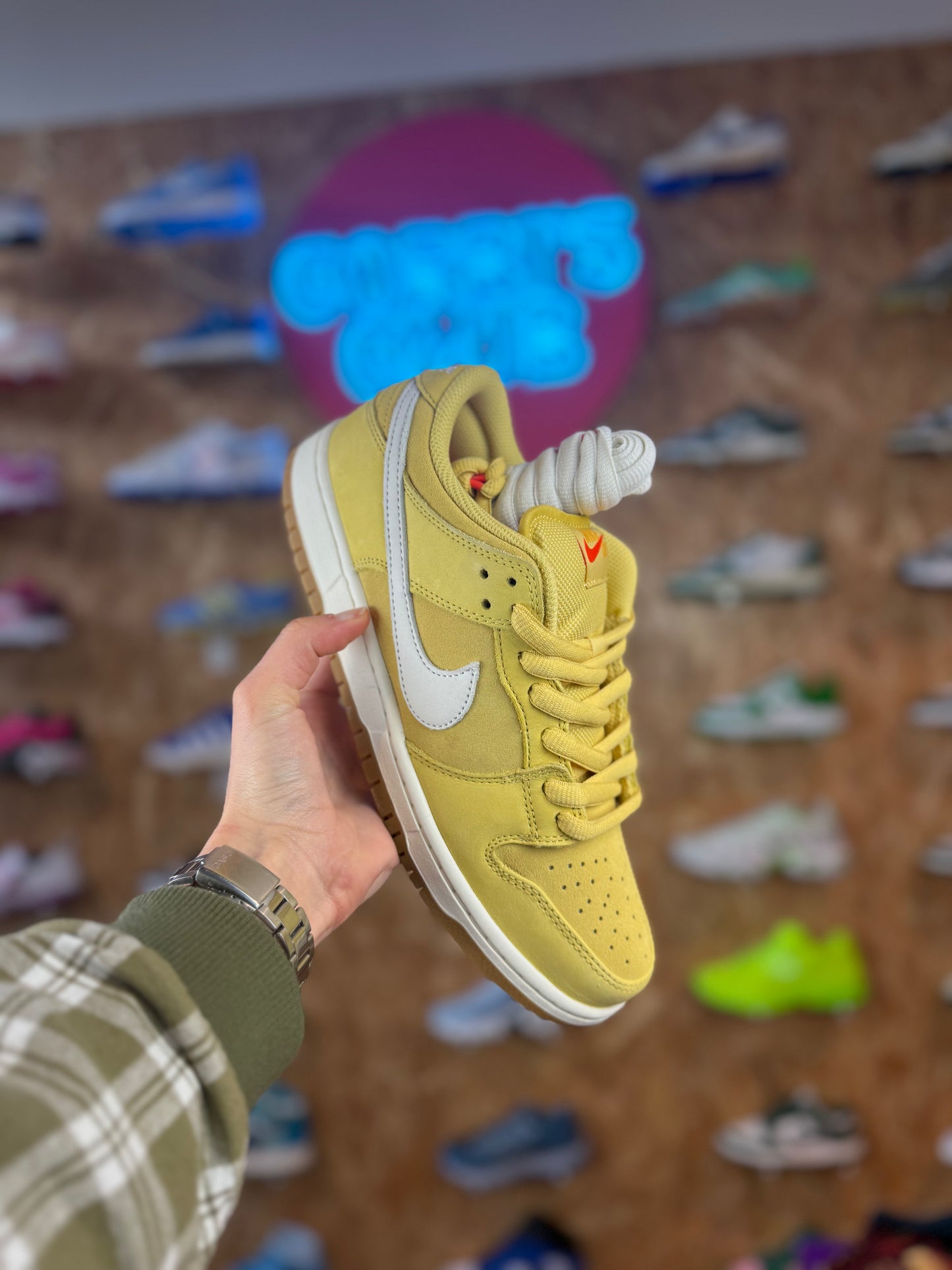 Nike Dunk SB 'Saturn Gold'
