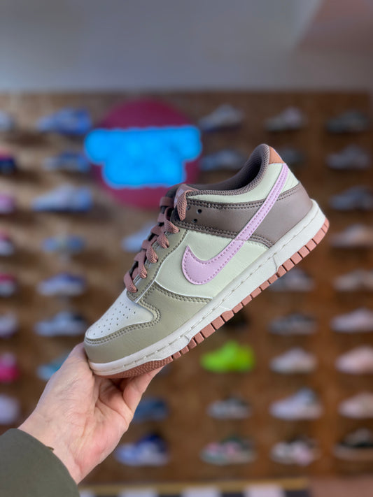 Nike Dunk 'Desert Khaki Pink Foam'